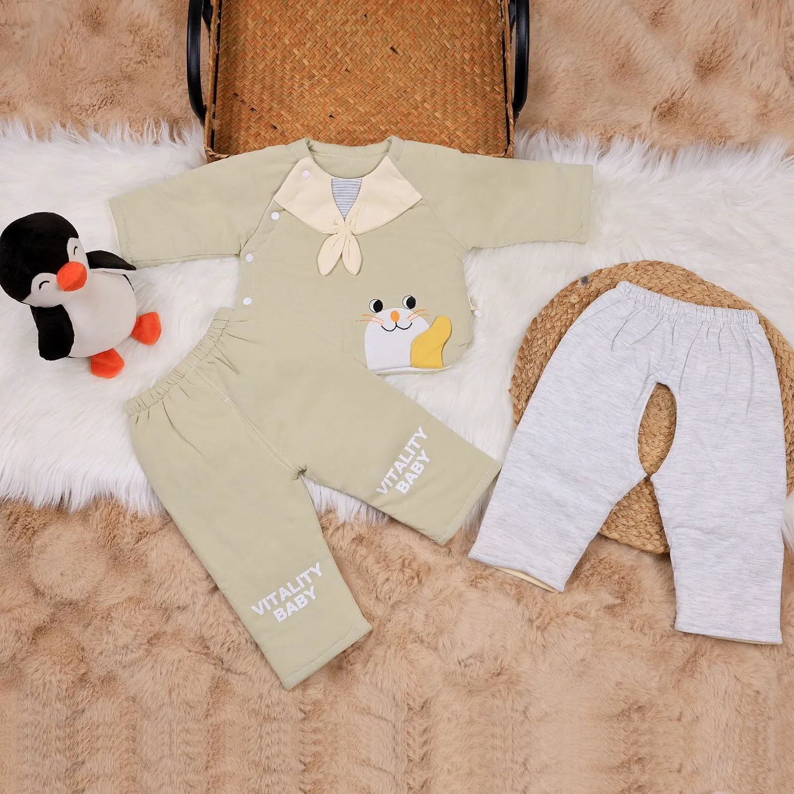 Baby catty suit with 2 pajamis