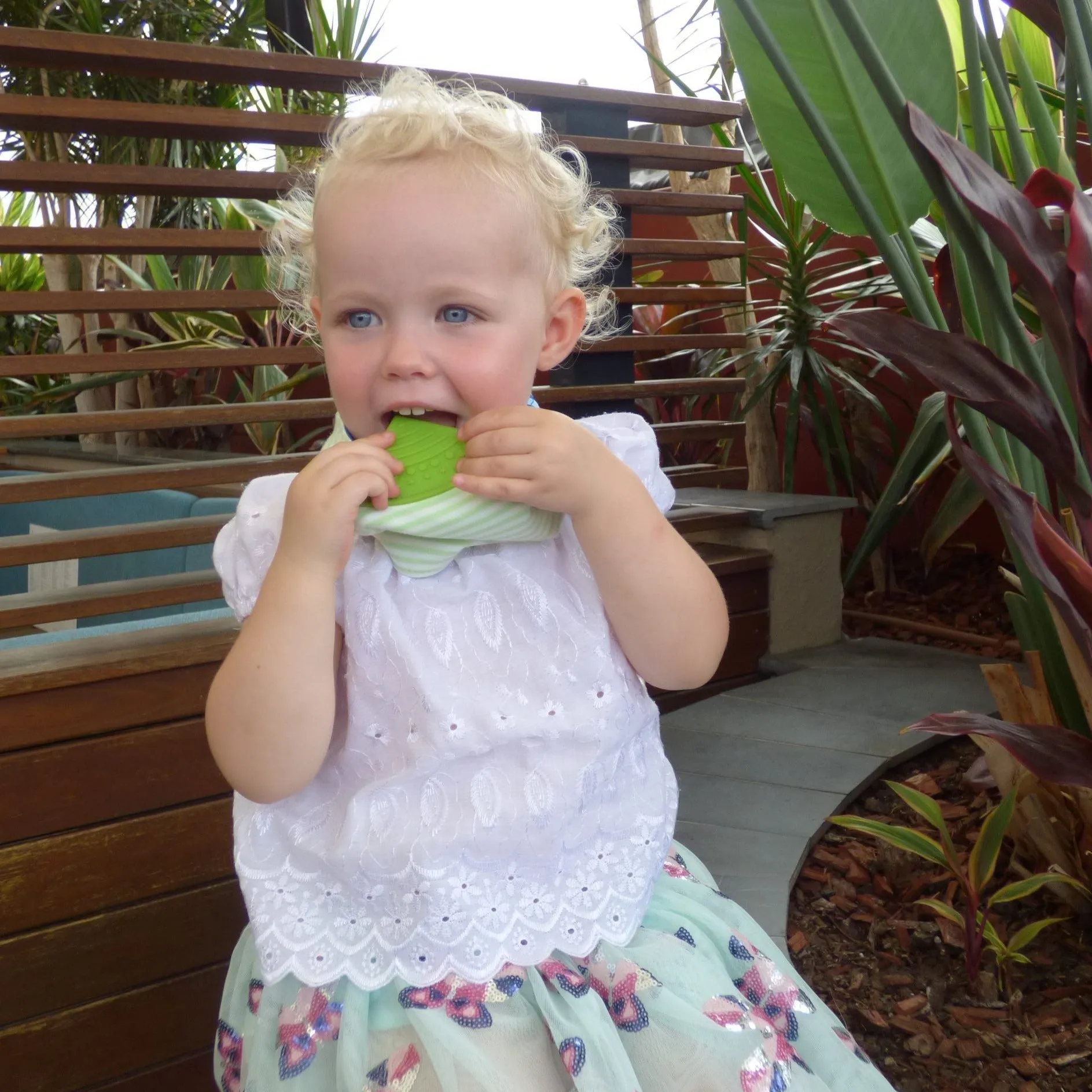 Kiss Kiss Hug Hug Teething Bib