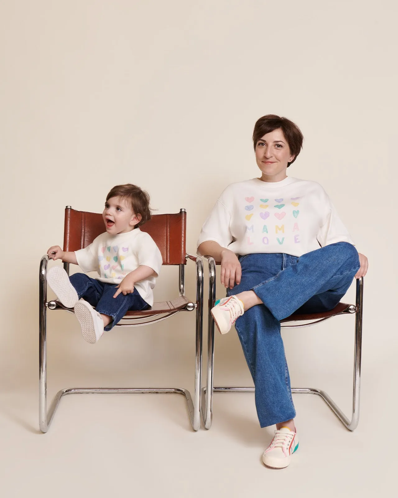 Le duo de t-shirts Mama love x Baby love en coton bio - blanc
